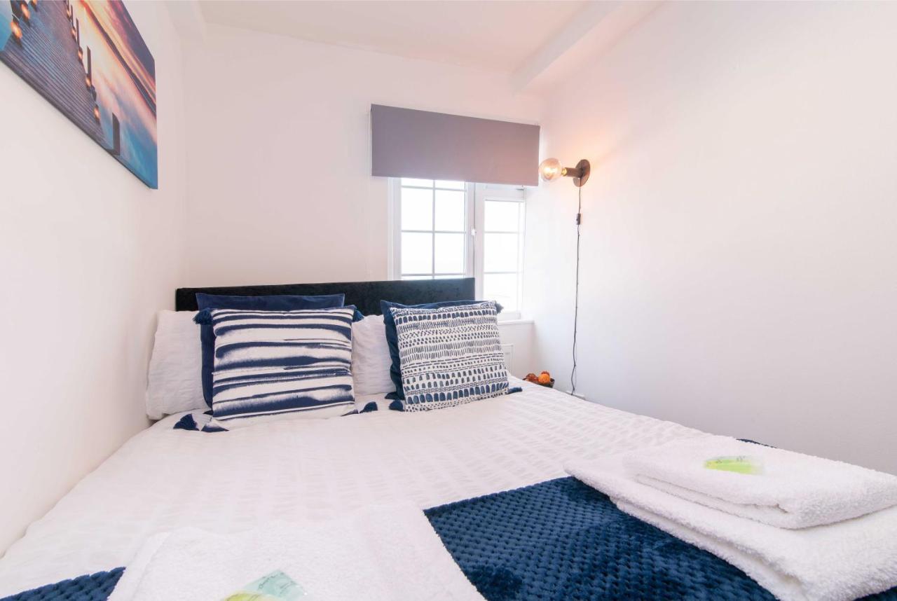 Stylish & Central 2 Bedroom Apartment - Fast Wifi Castle Donington Eksteriør billede