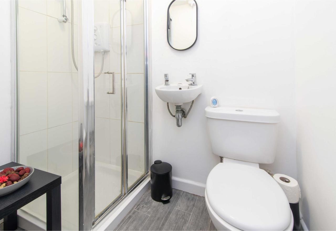 Stylish & Central 2 Bedroom Apartment - Fast Wifi Castle Donington Eksteriør billede